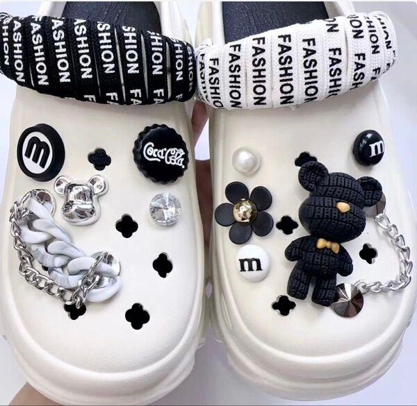 crocsジビッツ クロックス くつ紐 チャーム くま 花 チェーン モノクロ アクセサリー シルバー