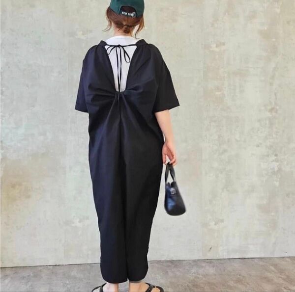 バックツイスト ロング丈 Vネックワンピース ブラック バックリボン スリット ゆったり 体型カバー 背中魅せ