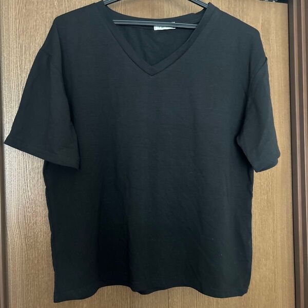 VネックTシャツ 黒