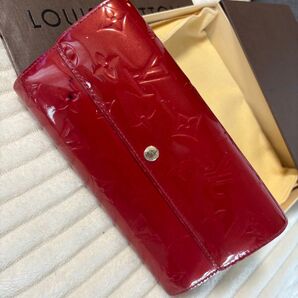 ルイヴィトン ヴェルニ 長財布 レッド エナメル