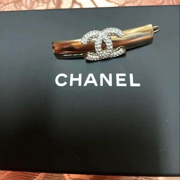 CHANEL シャネル バレッタ ヘアクリップ ヘアアクセサリー ccマーク ココマーク シャンパンゴールド キラキラ ビジュー