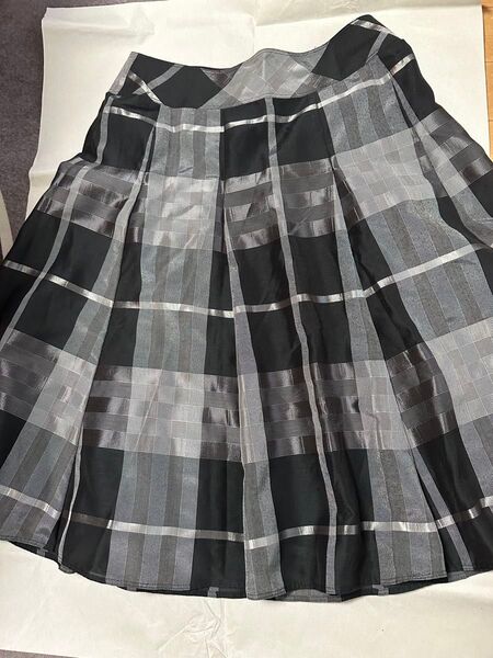 チェック柄フレアスカート 黒×シルバー レディース