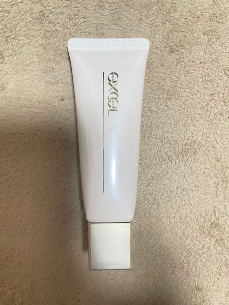 サナ エクセル モチベートユアスキン(化粧下地)40g 中古品