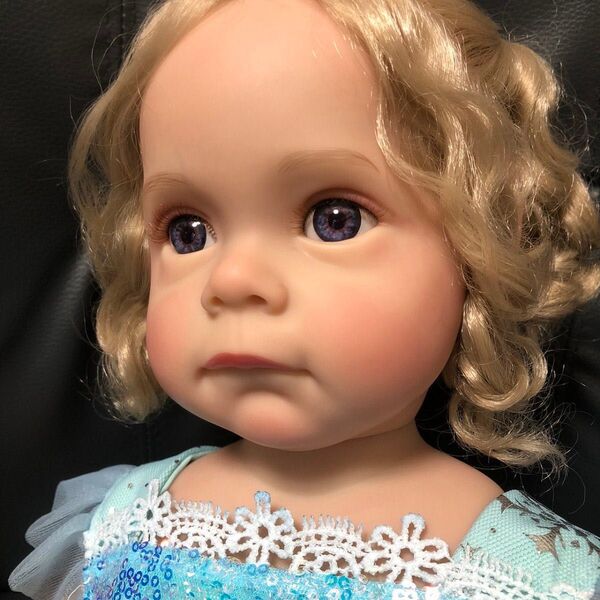 リボーンドール 約55㎝の水色のドレスの女の子