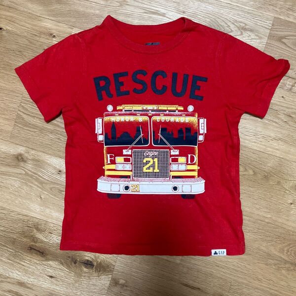 GAP 110cm 半袖Tシャツ Tシャツ 半袖 子供服 消防車のTシャツ