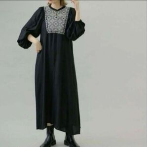 アーバンリサーチサニーレーベルクロスエンブロイダリーワンピース