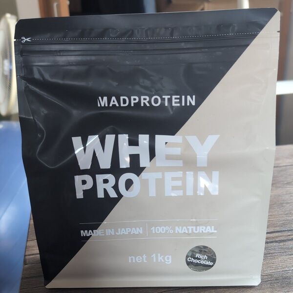 MAD PROTEIN ホエイプロテイン WPC リッチチョコレート1kg 人工甘味料不使用 国内製造