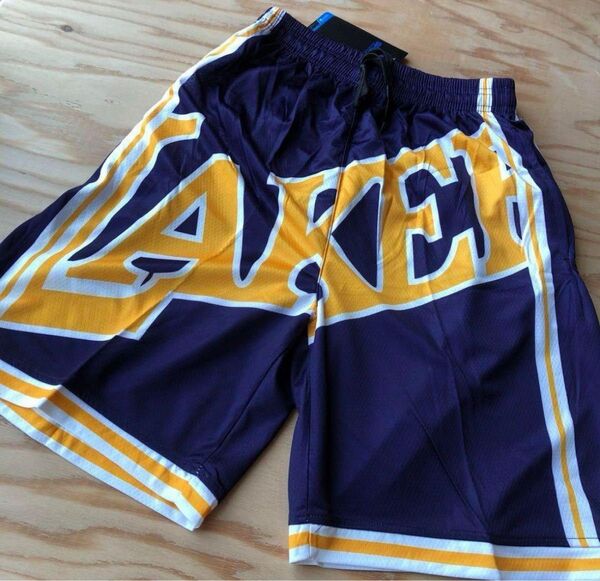 新品!Mサイズ!バスケハーフパンツ 短パン バスパン NBAレイカーズ