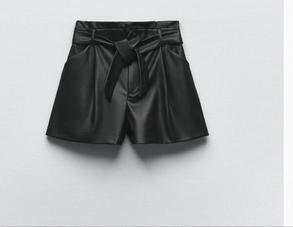 ZARA ベルトフェイクレザーハイウェストショートパンツ