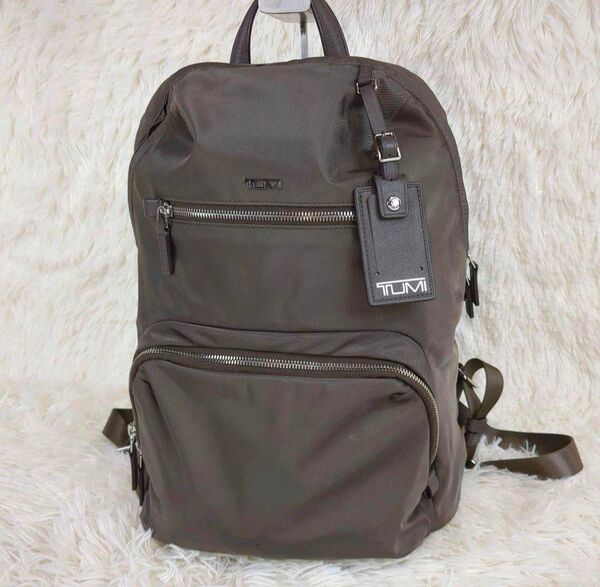 TUMI ハーパー ビジネスバックパック 収納多数