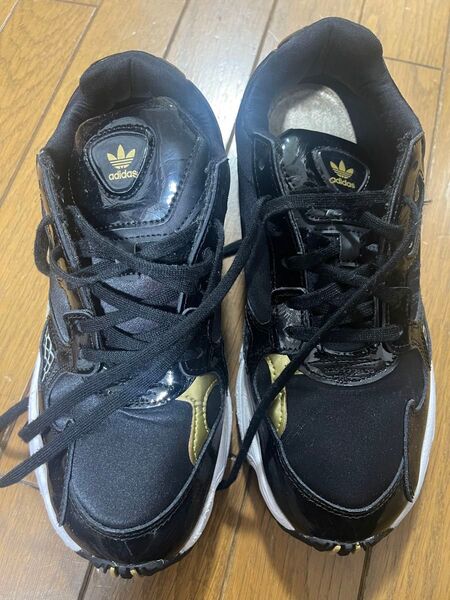 アディダスオリジナルス adidas originals FALCON W ファルコン スニーカー 25cm