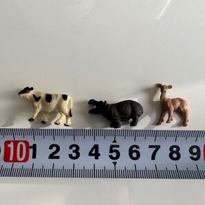 ミニチュアフィギュア 動物 牛 カバ 鹿 3個セット