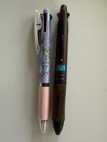 Disneyモンスターズインクジェットストリーム3色ボールペンとpilot wood4+1 多機能ペン
