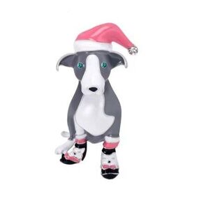 ブローチ クリスマスサンタ犬C グレー サンタの帽子 靴下 ソックス かわいい 可愛い アクセサリーピン エナメルブローチ