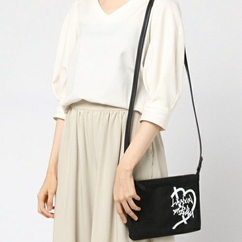 LANVIN ブラック サコッシュ ショルダーバッグ 未使用 2way可 サコッシュ クラッチ 色違い使用してるので是非活用下さい