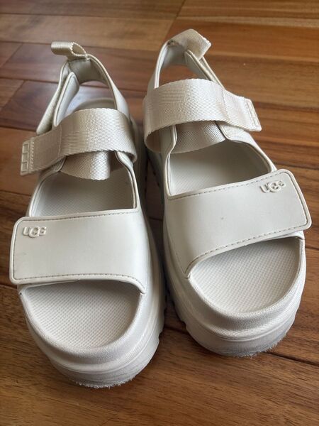 UGG アグ ゴールデングロウ サンダル レディース 24.5から26センチ向き