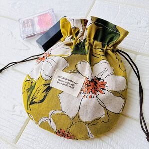 大人可愛い花柄 まんまる巾着 ハンドメイド マスタード
