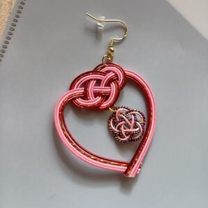 ハンドメイド 片耳ピアス フックピアス 水引のピアス ピアス ピンク あわじ結び ハート 梅結び 水引 金具変更可