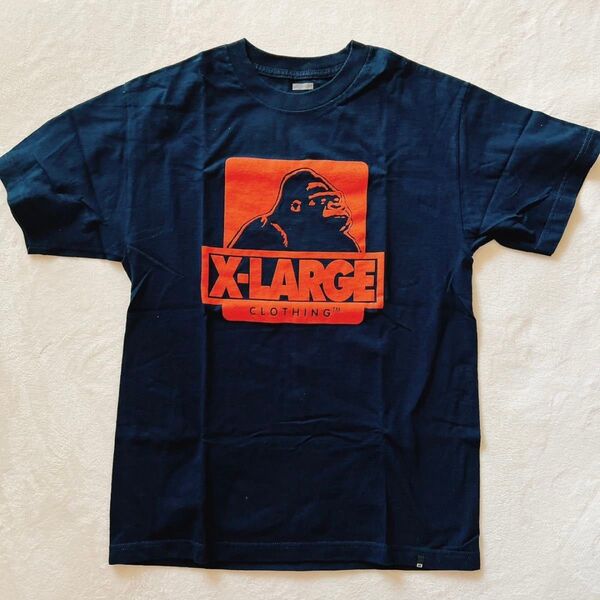 美品☆XLARGE エクストララージ ネイビー オレンジ ロゴ プリント Tシャツ Mサイズ