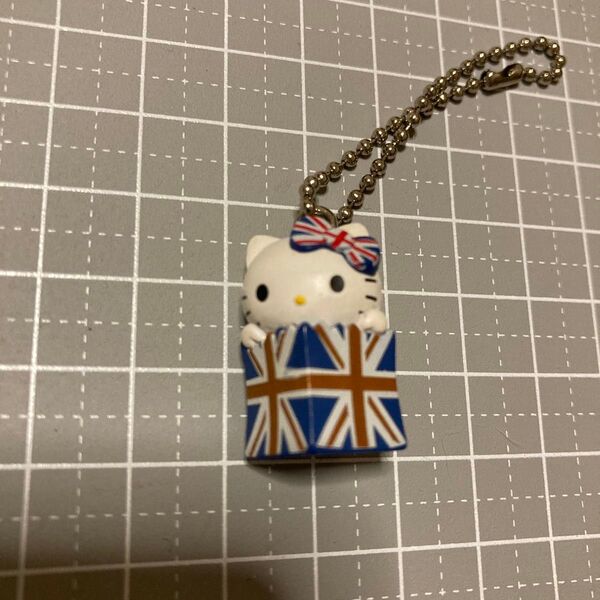 キティちゃん 国旗 ガチャガチャ イギリス サンリオ ハローキティ キティ