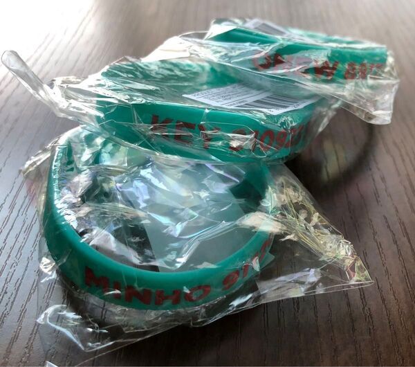 SHINee SMTOWN & STORE グッズ シリコンブレスレット オニュ キー ミンホ