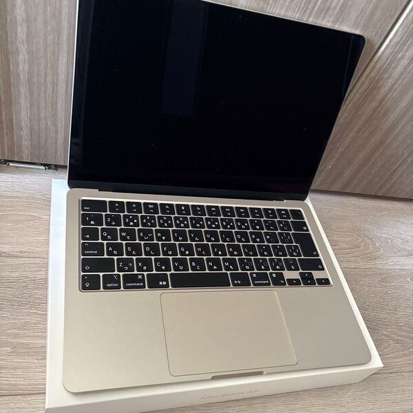 MacBook Air 13.6インチ M2チップ