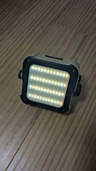 Arjan LED ランタン ベージュ