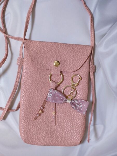 スマホショルダーバッグ ピンク PUレザー リバティ マロリー リボン チャーム付き 親子 お揃い シンプル スマホポシェット