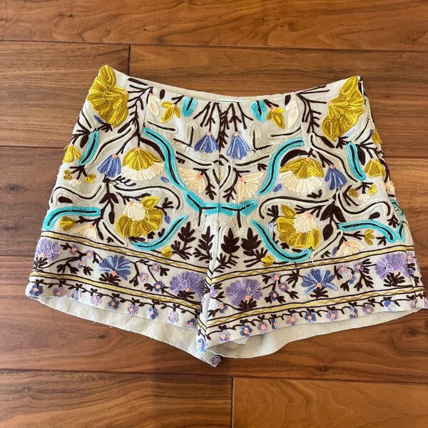 美品 GRACE CONTINENTAL 刺繍ハーフパンツショートパンツ 総柄 花柄麻綿クリーニング済みienarope36SM