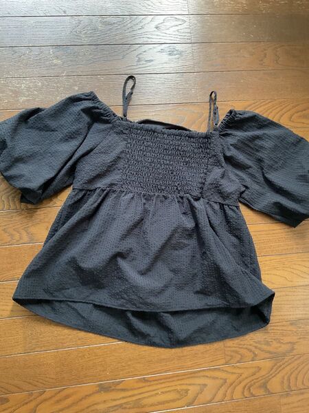 オフショルダートップス 黒