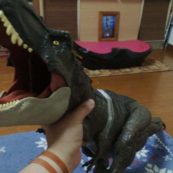 ティラノサウルス 巨大フィギュア