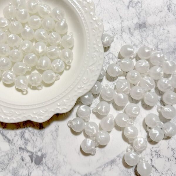 【20個*500円】14mm 夜光ビーズ 白 オーロラ加工 カン付きビーズ 蓄光 handmade ワイヤーリース