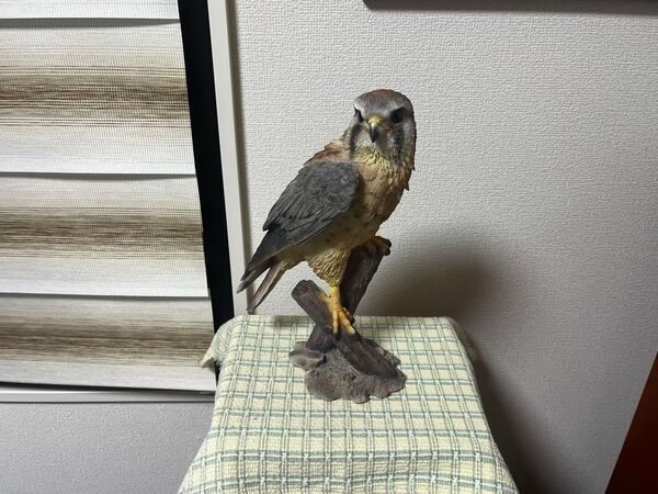 【レア新品】高級 木にとまる隼 はやぶさ オブジェ 北欧インテリア ブランド 縁起物 フィギュア