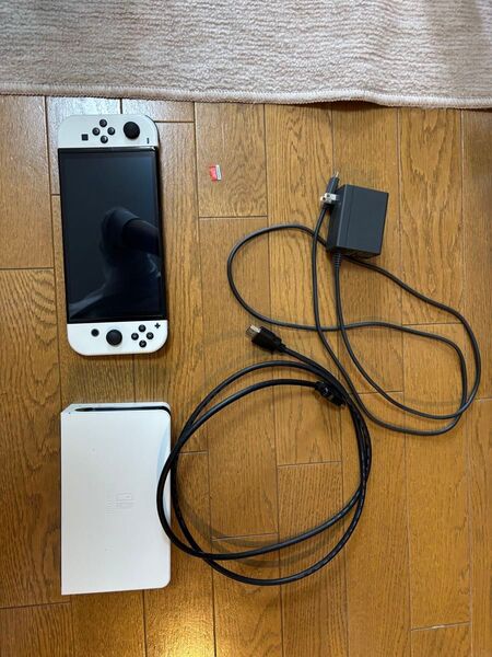 switch有機el中古品(128GBのsdカード付き) Nintendo Switch 有機ELモデル 任天堂