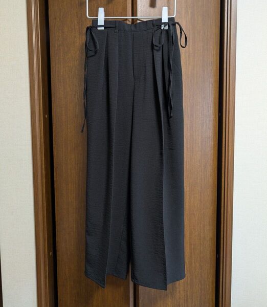 アベイル しまむら リネンライク ワイドパンツ 黒