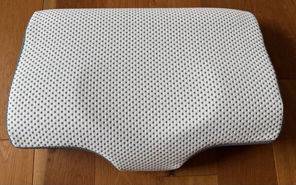 【美品】ニトリ 横向き寝がラクなまくら ナチュラルフィット + 専用枕カバー NITORI