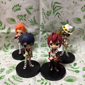 ツイステ Qposket