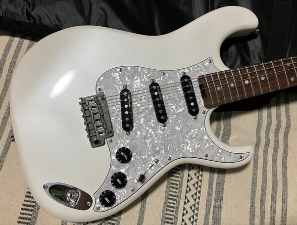 Killer Violator Deacon / R Pearl White キラーギターズ エレキギター