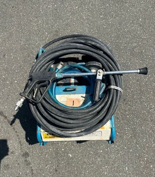 1. 鶴見製作所 エンジン式高圧洗浄機 HPJ-680ES