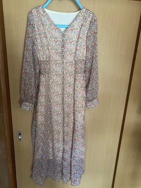 NICE CLAUP 花柄長袖ロングワンピース小花柄 ロングワンピース