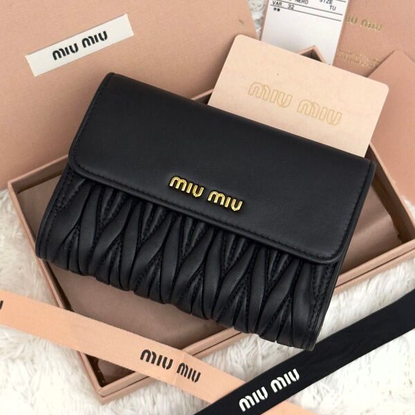 ☆極上美品☆MIUMIU ミュウミュウ マテラッセ 財布 ゴールド金具 NERO