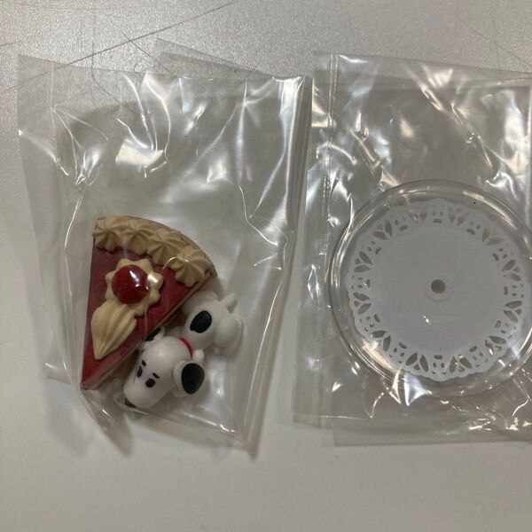 peanuts yummy! スイーツマスコット チョコレートケーキ