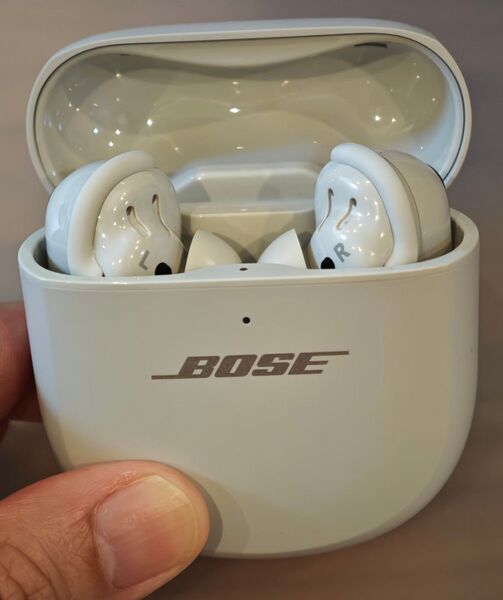 BOSE QuietComfort Ultra Earbuds ホワイトスモーク