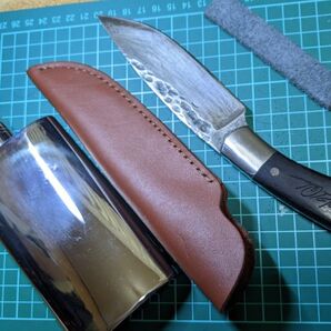 シースナイフ、スキットル、革砥の3点セット