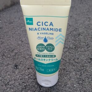 DAISO CICA NIACINAMIDE & VASELINE オールスキンクリーム 使用済み
