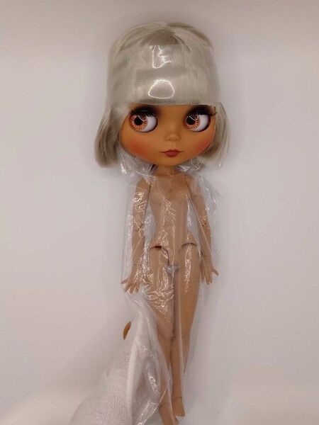 アイシードール 黒肌 プラチナシルバーボブヘア ハンドパーツセット