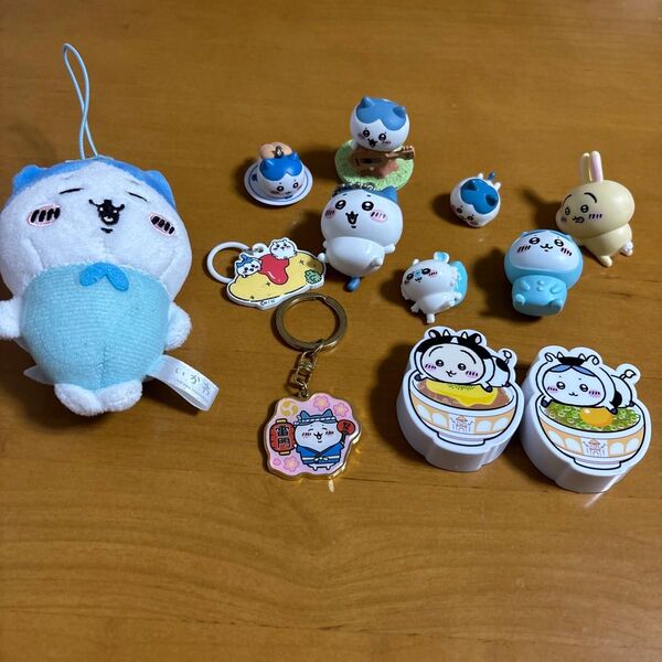 ハチワレ うさぎ モモンガ めじるしチャーム ぬいぐるみ キーホルダー すき家マグネット くら寿司