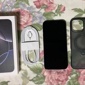 【極美品】iPhone 16 pro max ブラックチタニウム SIMフリー 純正バッテリー100% 256GB ケース類セット