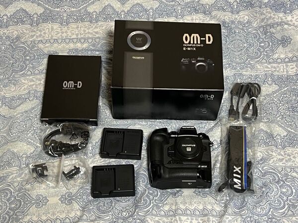 OLYMPUS OM-D E-M1X