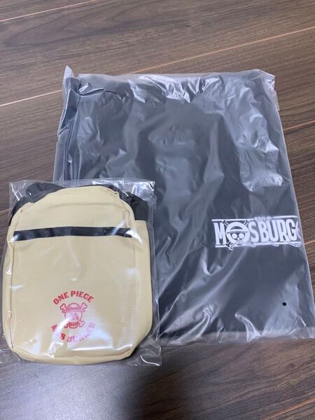 ONE PIECE ワンピース Tシャツとミニショルダーバッグ